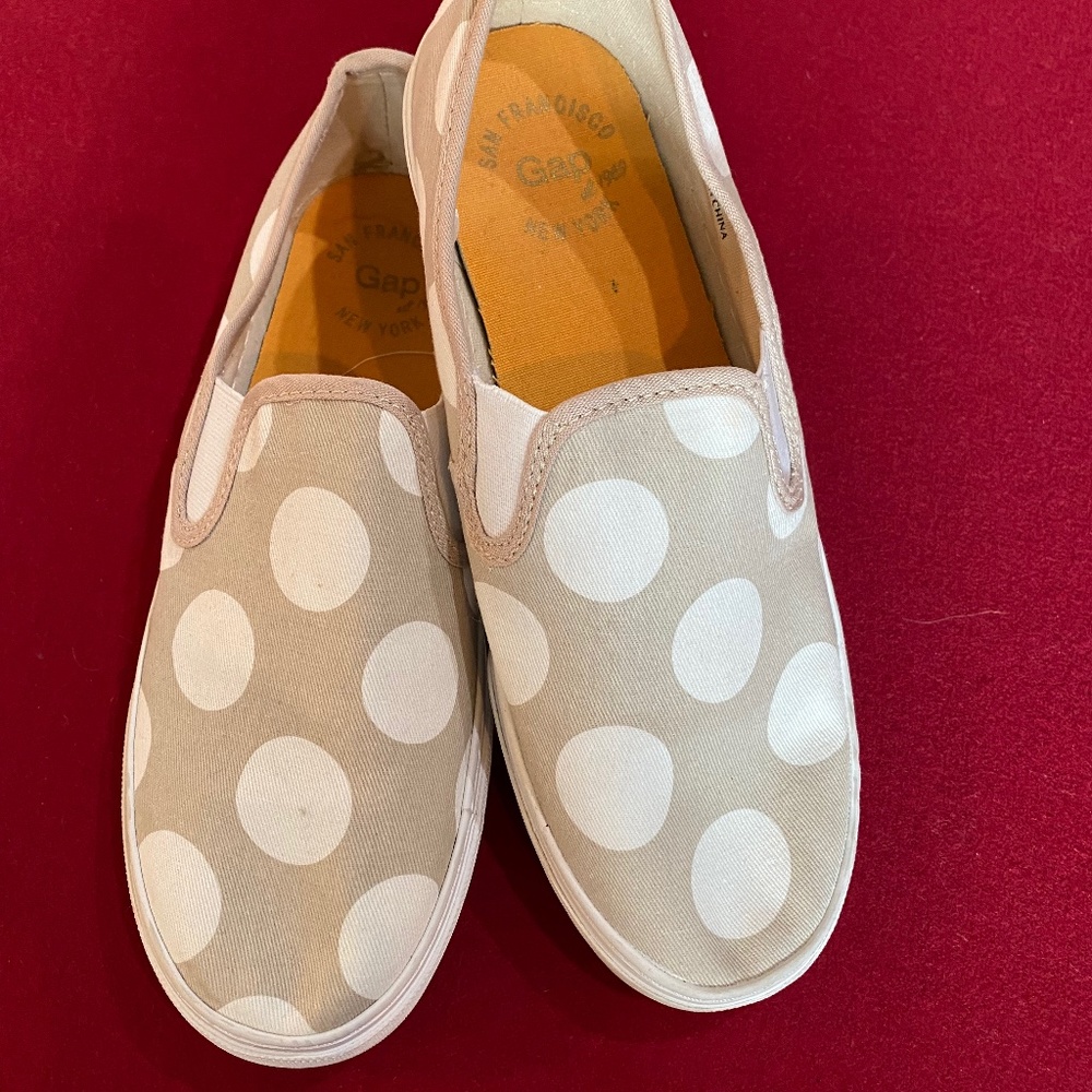 Gap canvas slip-on sneakers size 9